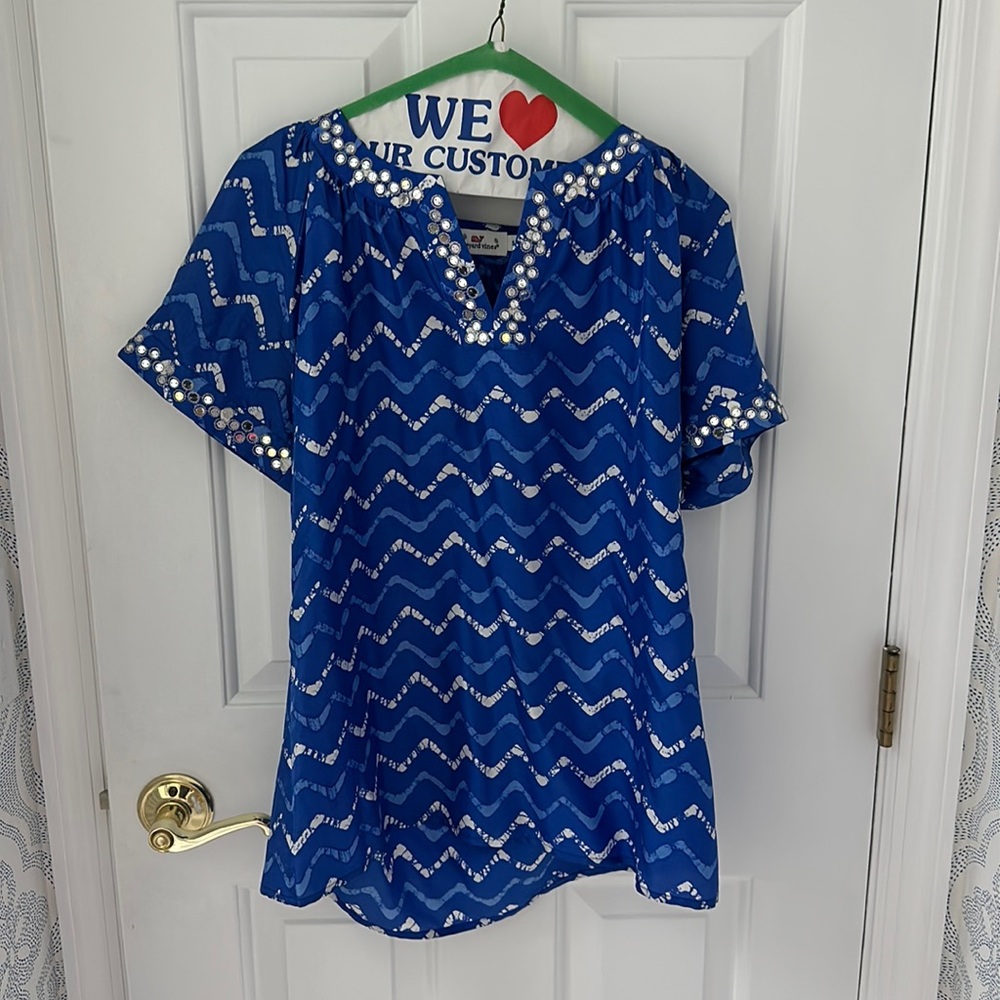 Vineyard Vines summer top, size small
